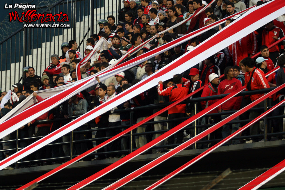 Estudiantes LP vs River Plate (CL 2010) 18