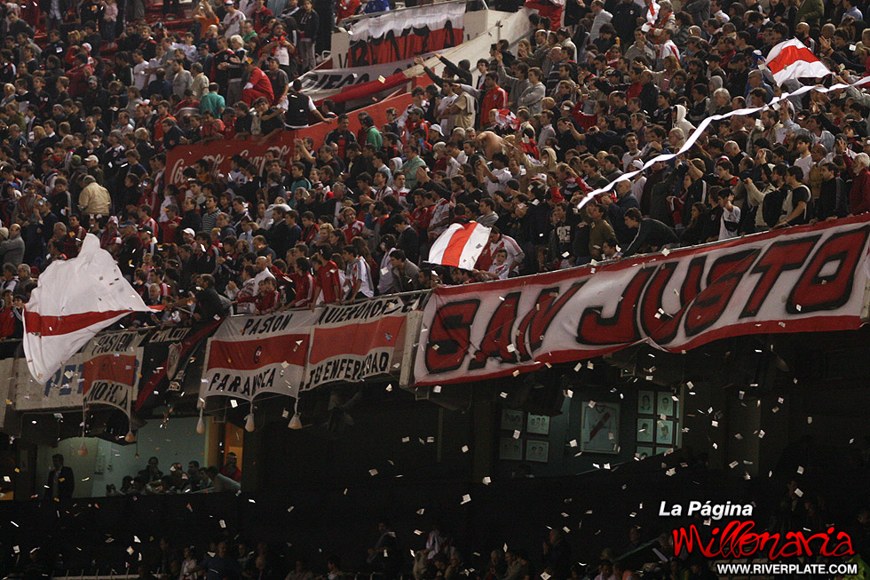 River Plate vs Velez Sarsfield (CL 2010) 11