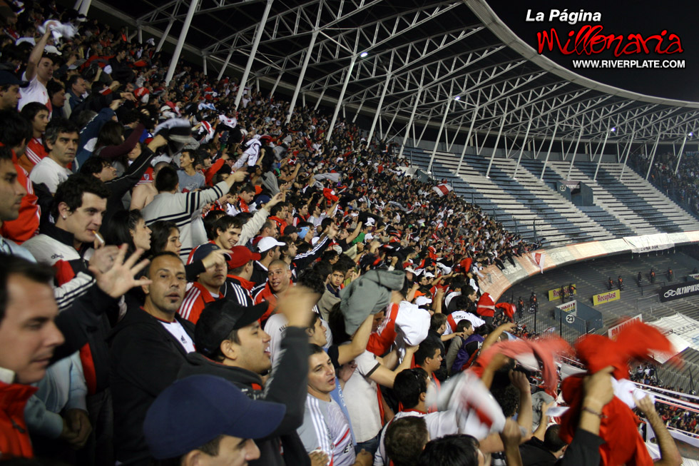 Racing Club vs River Plate (CL 2010) 10