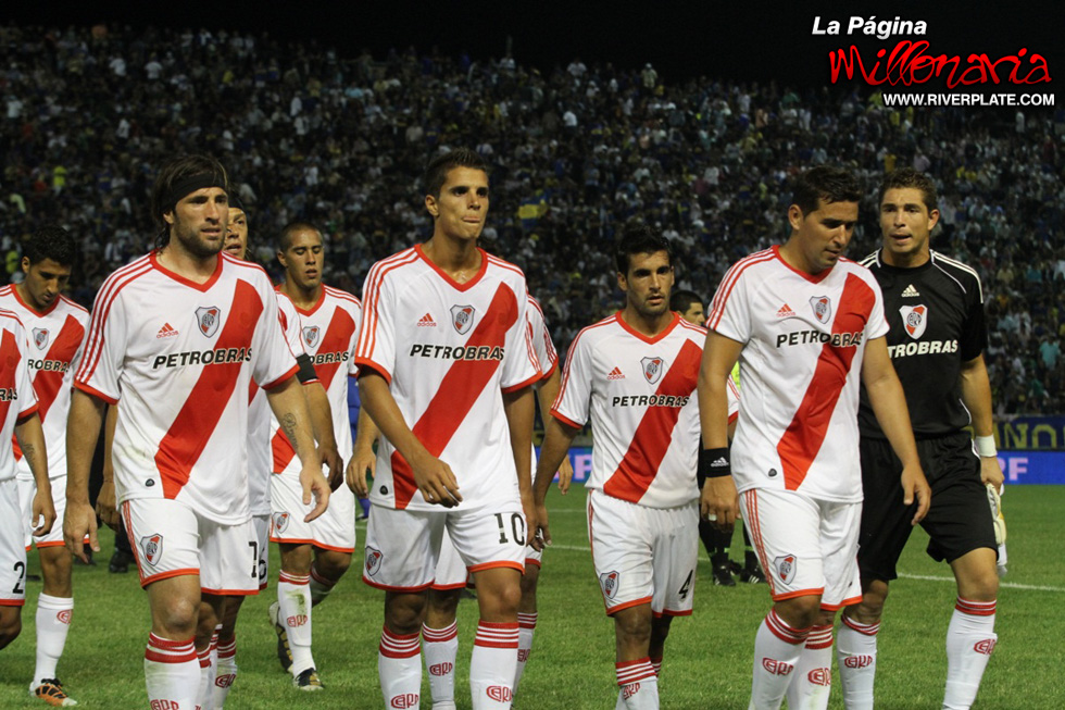 River Plate vs Boca Juniors (Hinchada y jugadores - Mar del Plata 2011