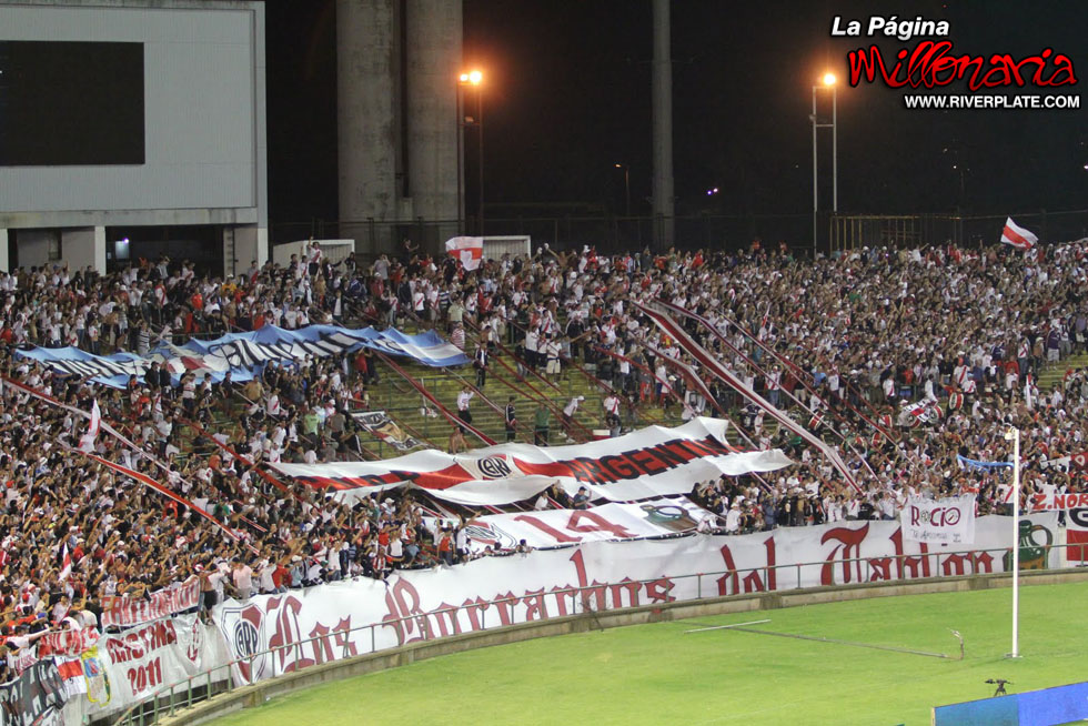 River Plate vs Boca Juniors (Hinchada y jugadores - Mar del Plata 2011 53