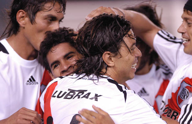 River vs. Atl. Tucumán (2009) 4