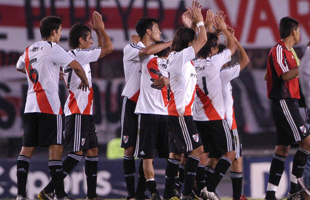 River vs. Atl. Tucumán (2009) 5
