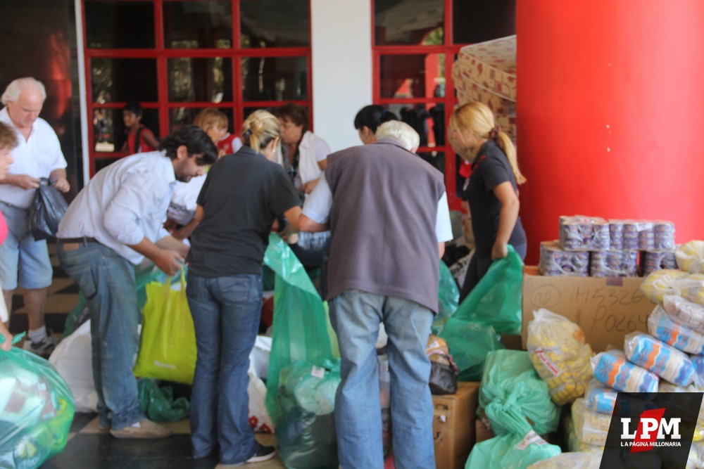 Donaciones a Barrio Mitre y La Plata - Abril 2013 7