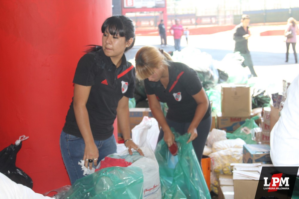 Donaciones a Barrio Mitre y La Plata - Abril 2013 11