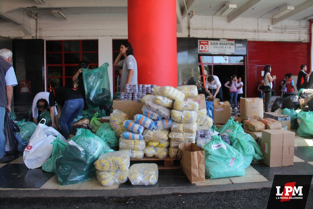 Donaciones a Barrio Mitre y La Plata - Abril 2013 26