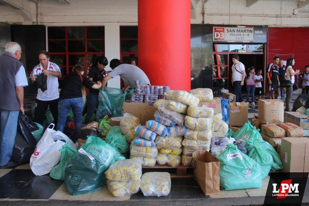 Donaciones a Barrio Mitre y La Plata - Abril 2013 27