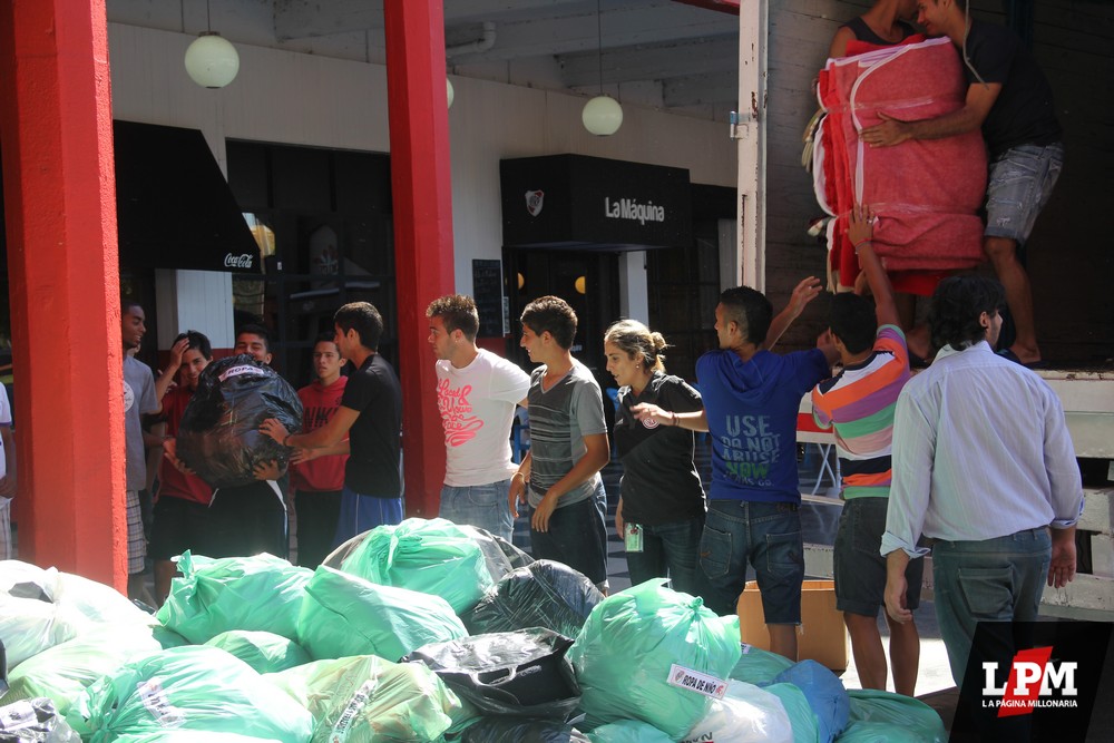 Donaciones a Barrio Mitre y La Plata - Abril 2013 29