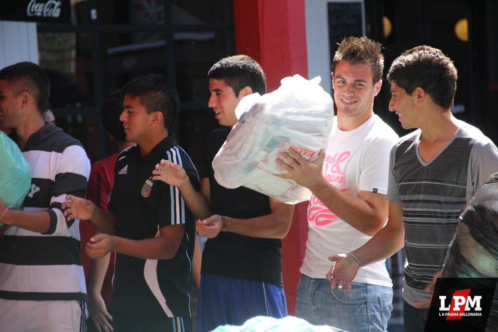 Donaciones a Barrio Mitre y La Plata - Abril 2013 30