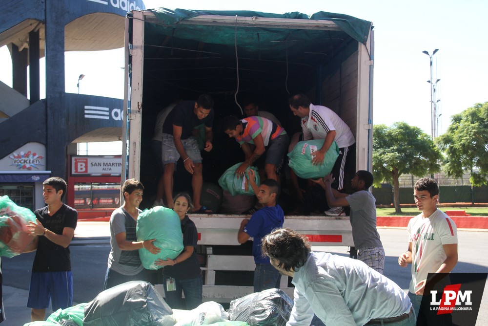 Donaciones a Barrio Mitre y La Plata - Abril 2013 40