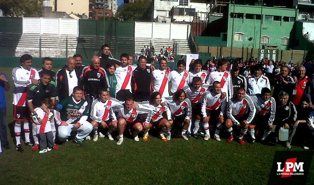 Fútbol Senior: River vs. Independiente a beneficio del Garrahan - 05/ 5