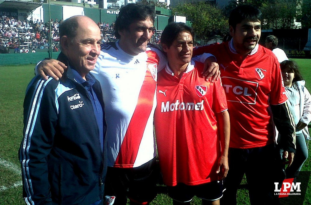 Fútbol Senior: River vs. Independiente a beneficio del Garrahan - 05/ 4