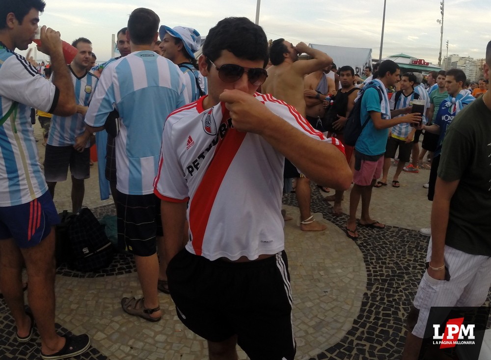 River en el banderazo de Copacabana 10