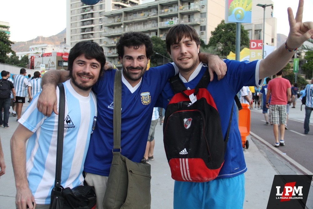 Argentina vs Bosnia - Hinchas de River en Maracaná 52