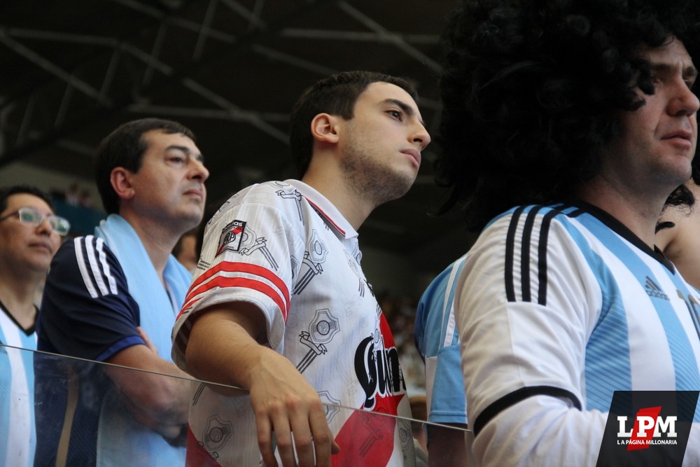 Argentina vs. Irán - Hinchas de River en el Mineirao 76