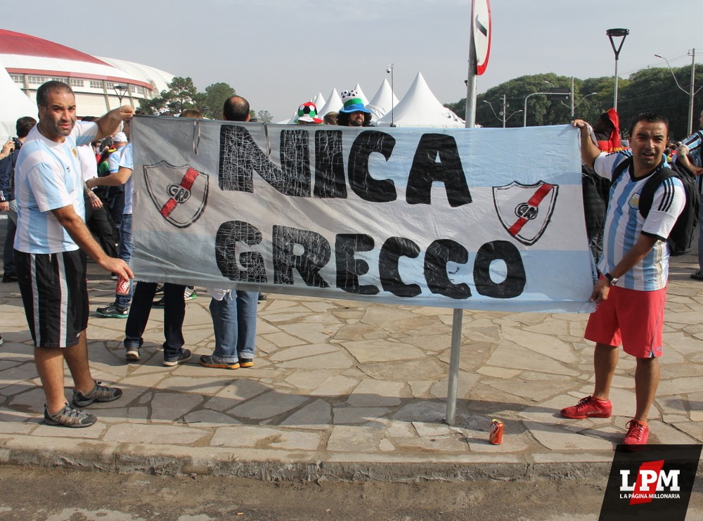 Argentina vs Nigeria - Hinchas de River en Beira Río 20