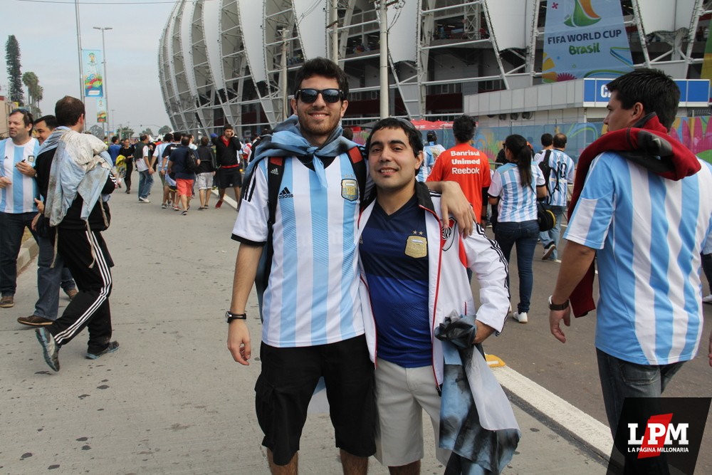 Argentina vs Nigeria - Hinchas de River en Beira Río 24