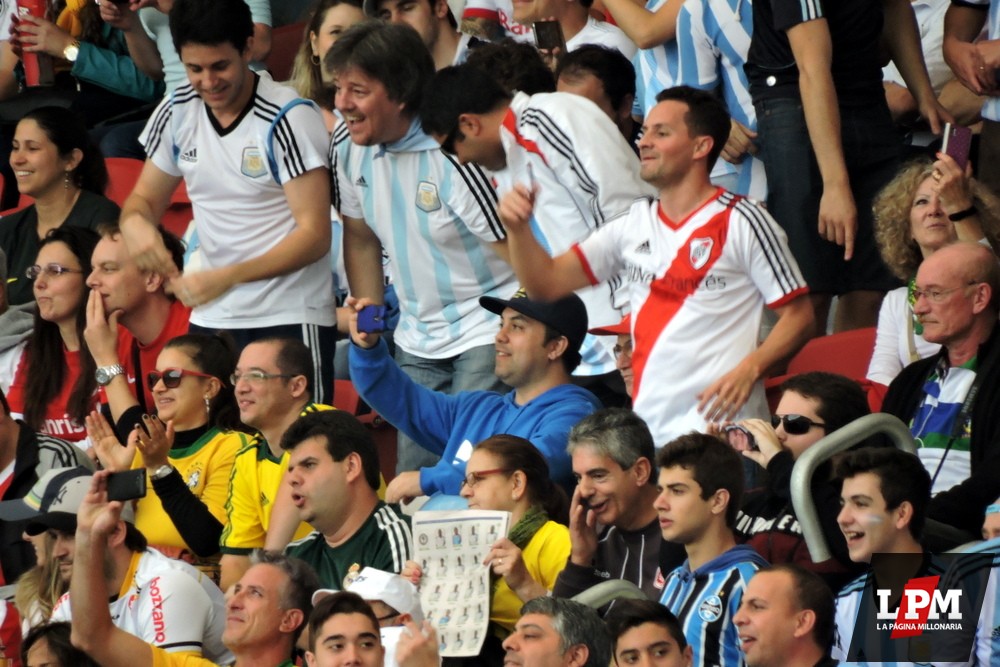 Argentina vs Nigeria - Hinchas de River en Beira Río 121