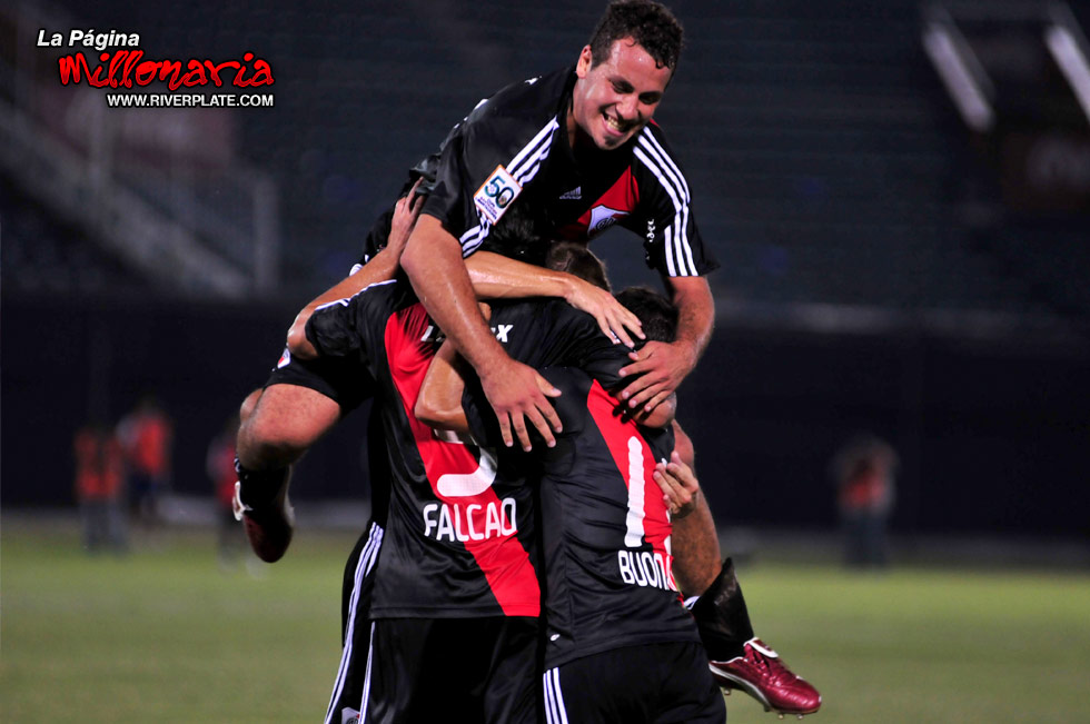 Nacional (PAR) vs River Plate (LIB 2009) 10