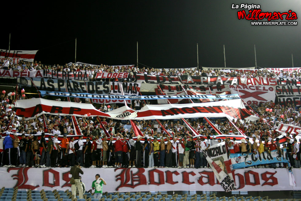 Nacional (URU) vs River Plate (LIB 2009) 14