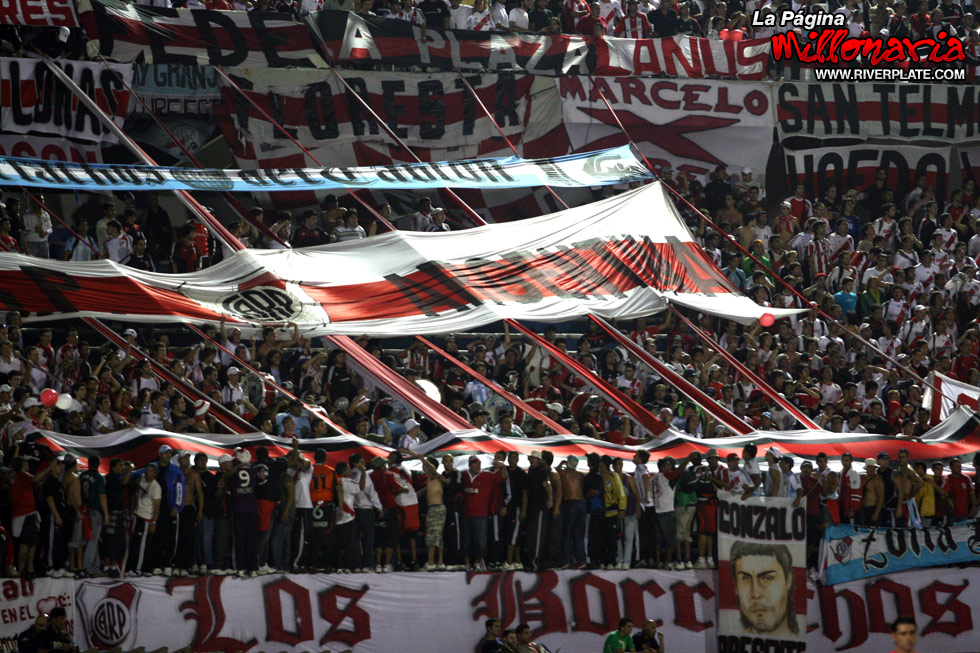 Nacional (URU) vs River Plate (LIB 2009) 15
