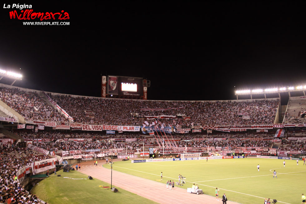 River Plate vs Nacional (PAR) (LIB 2009) 10