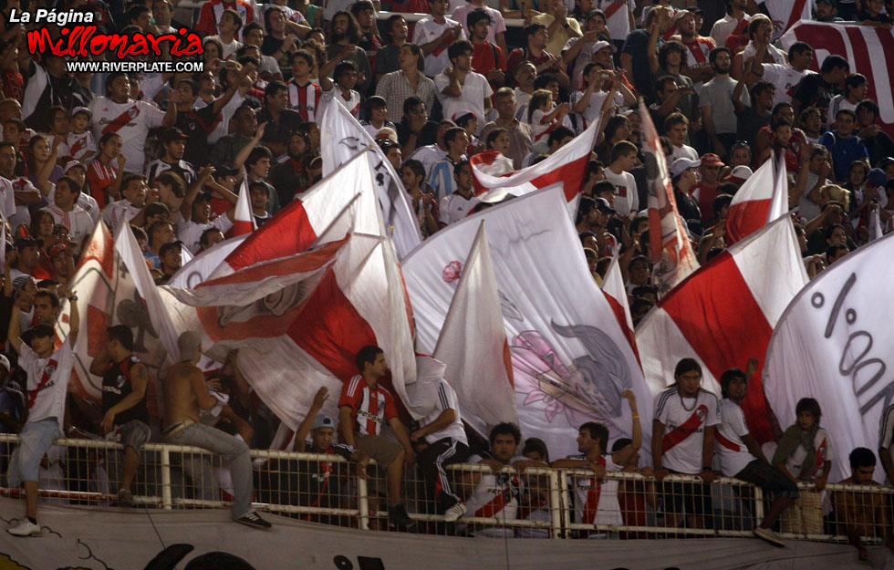 River Plate vs Nacional (PAR) (LIB 2009) 18