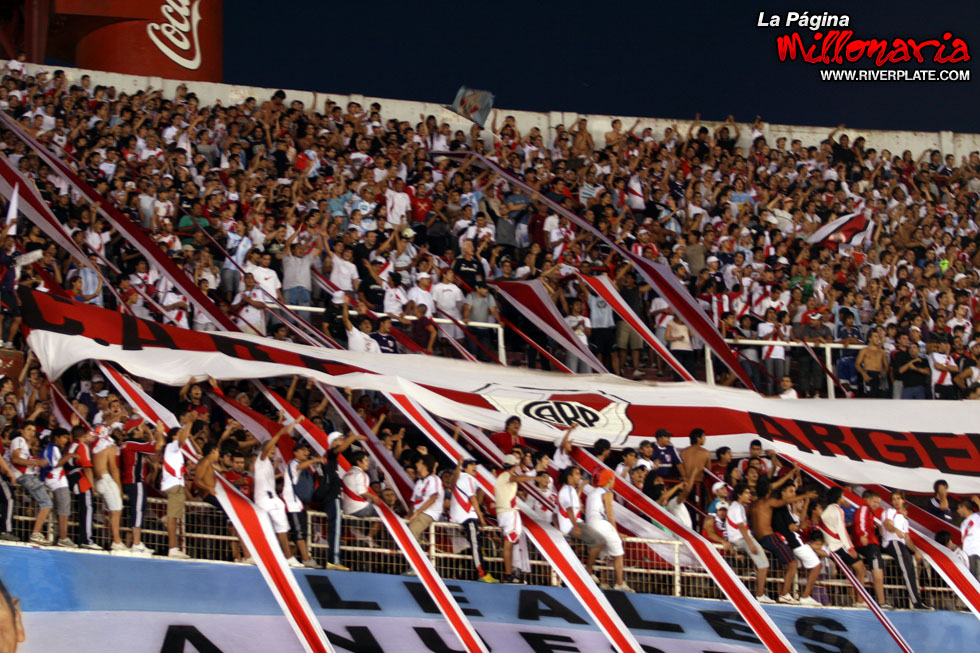 River Plate vs Nacional (PAR) (LIB 2009) 22
