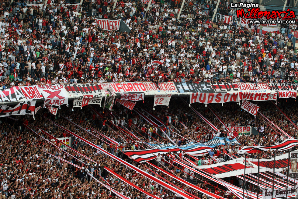Racing vs River Plate (CL 2009) 3