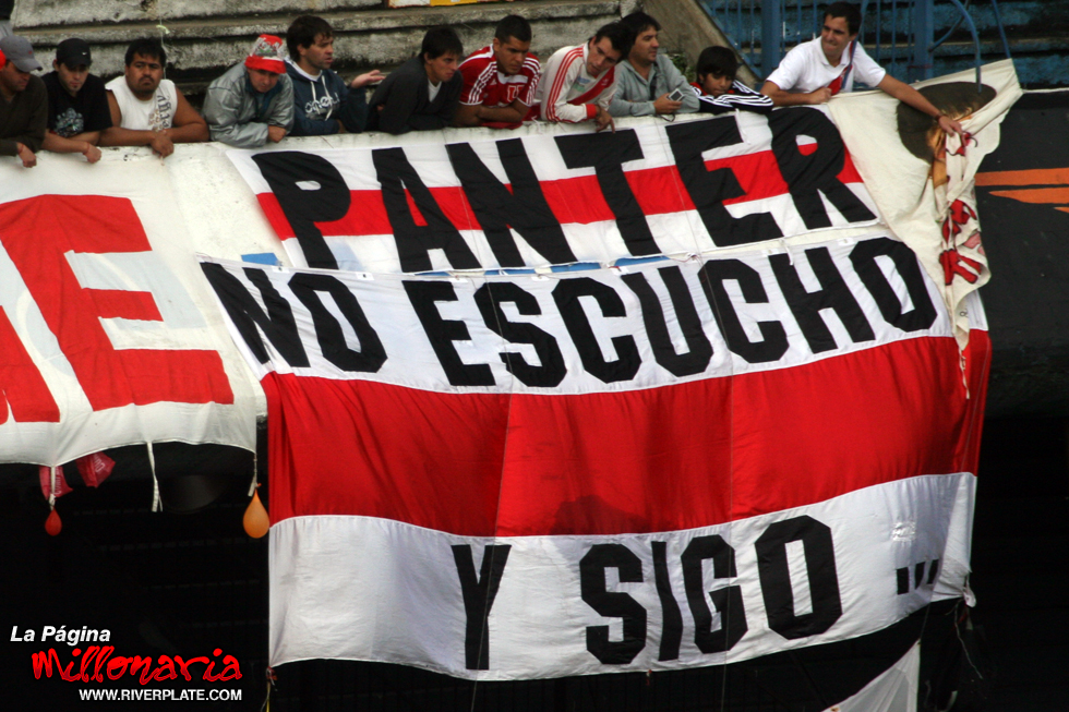 Racing vs River Plate (CL 2009) 12