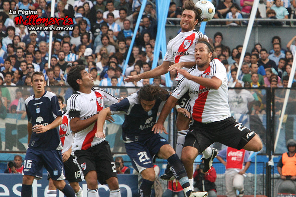 Racing vs River Plate (CL 2009) 21