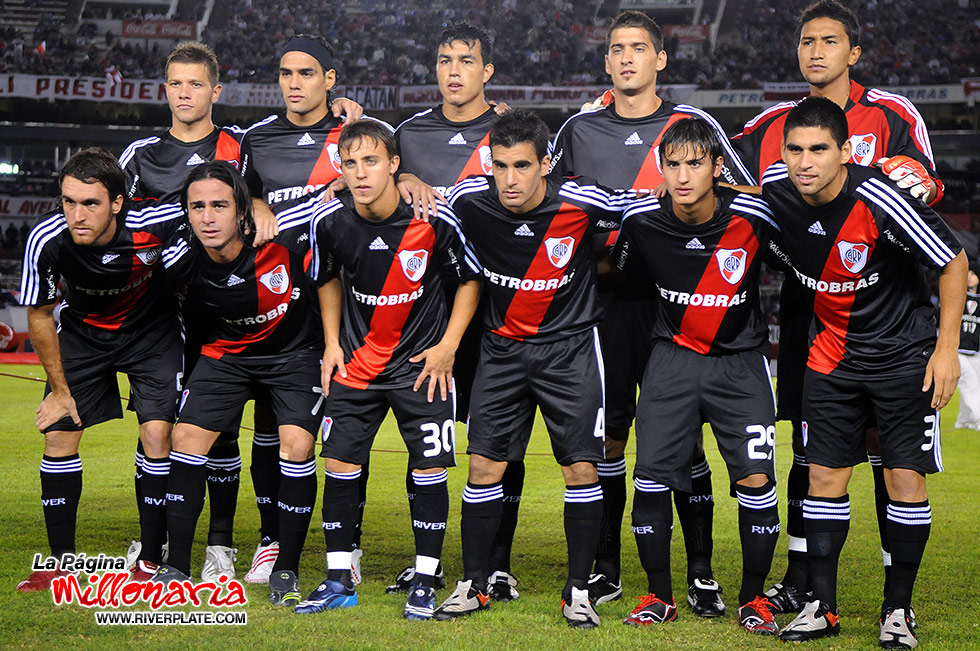 River Plate vs Gimnasia de Jujuy (CL 2009) 1