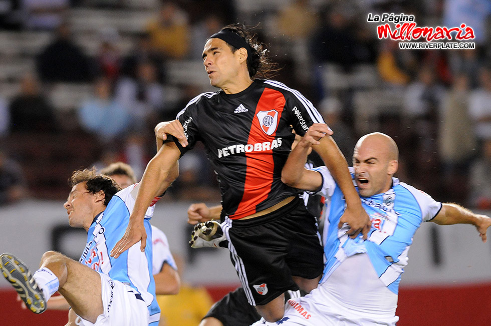 River Plate vs Gimnasia de Jujuy (CL 2009) 7