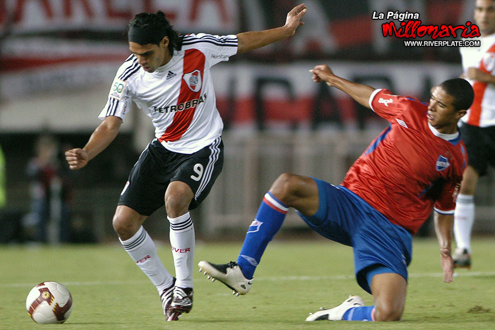 River Plate vs Nacional (URU) (LIB 2009) 9