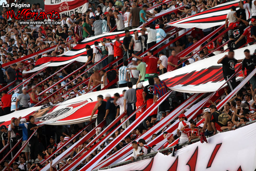 River Plate vs Atlético Tucumán (AP 2009) 14