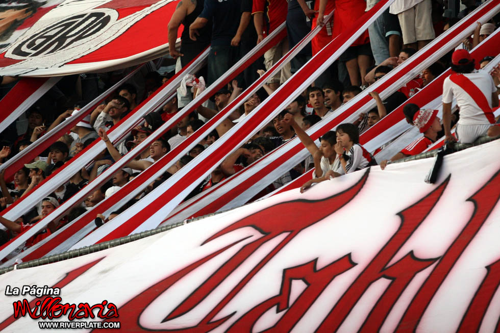 River Plate vs Atlético Tucumán (AP 2009) 16