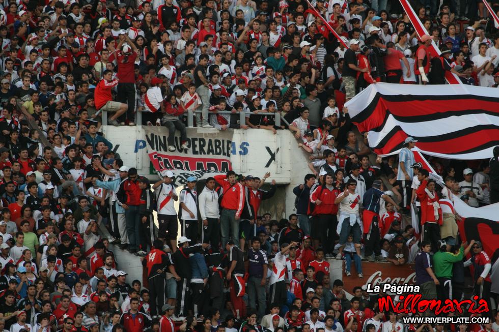 River Plate vs Chivas (MEX) (SUD 08) 9