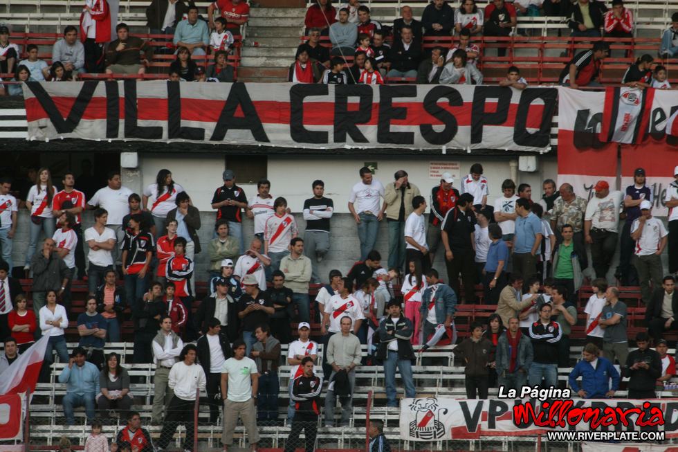 River Plate vs Chivas (MEX) (SUD 08) 20