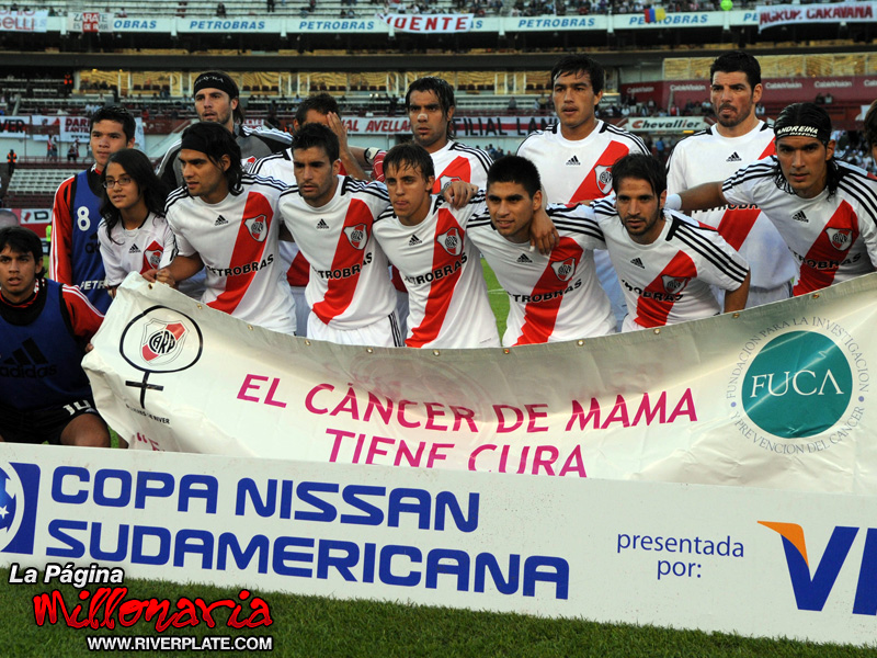 River Plate vs Chivas (MEX) (SUD 08) 24