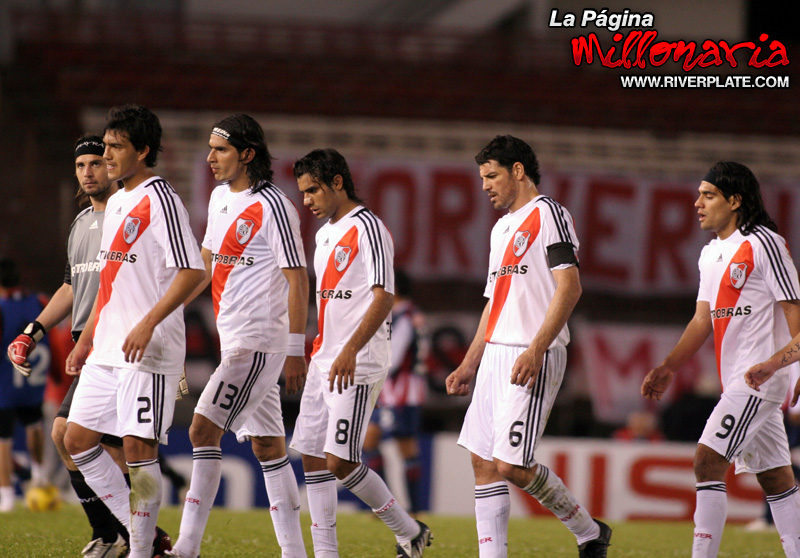 River Plate vs Chivas (MEX) (SUD 08) 27