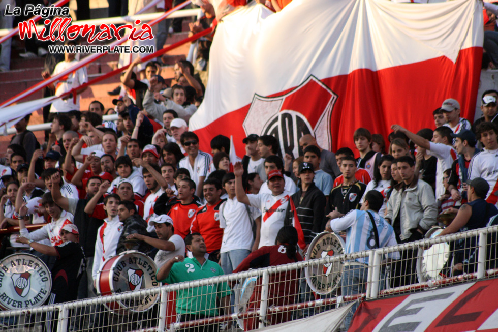 River Plate vs Chivas (MEX) (SUD 08) 28