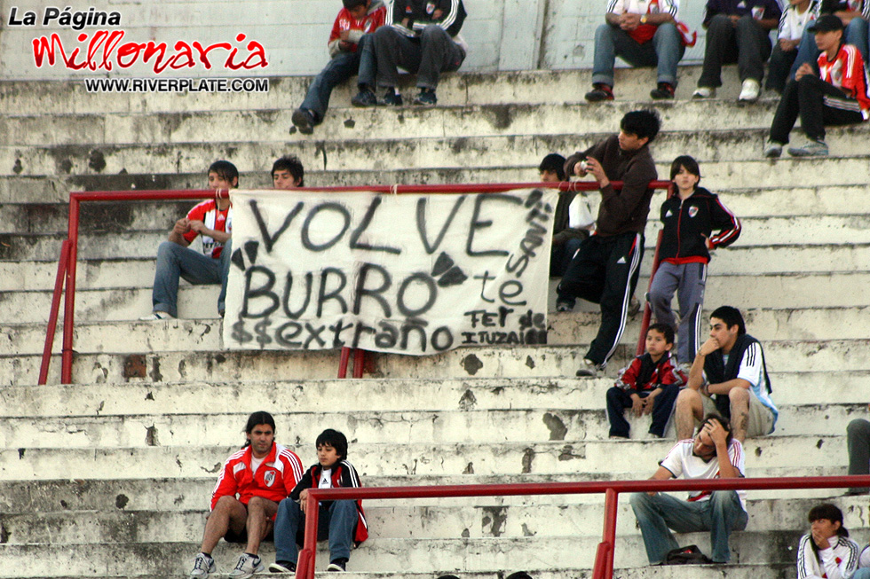 River Plate vs Chivas (MEX) (SUD 08) 34