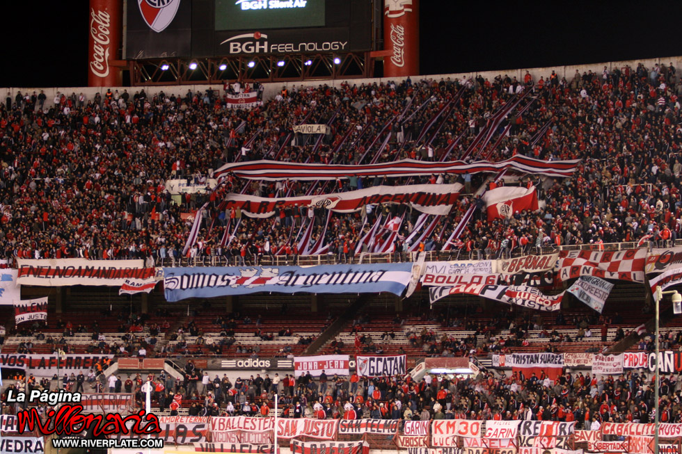 River Plate vs Estudiantes (CL 2009) 16