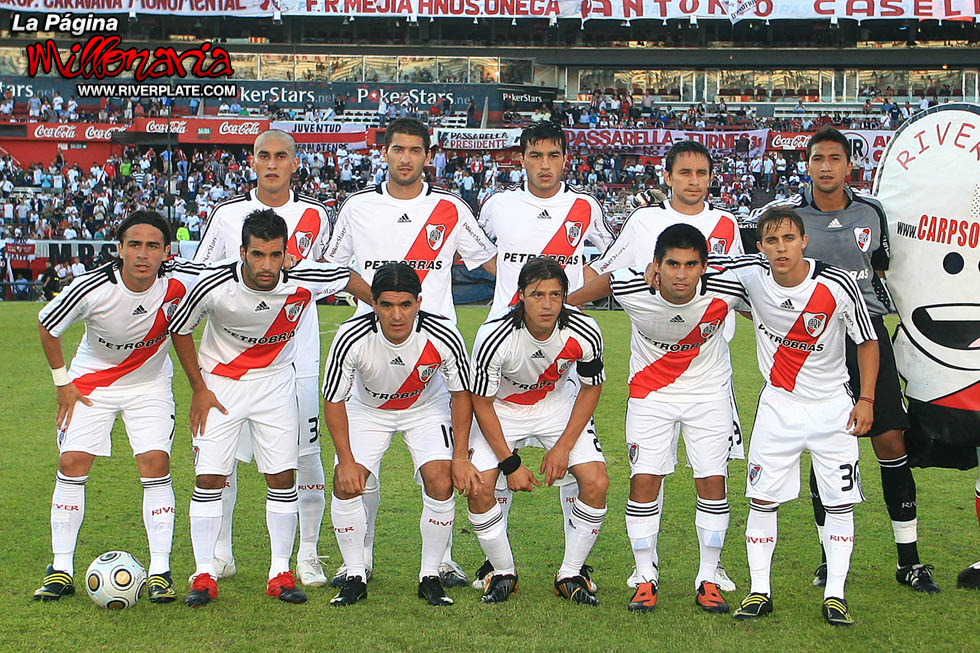 River Plate vs Estudiantes (AP 2009) 4