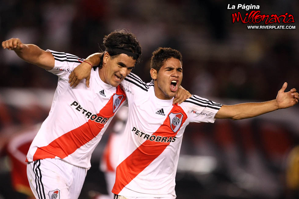 River Plate vs Estudiantes (AP 2009) 3