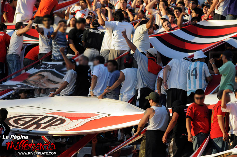 River Plate vs Estudiantes (AP 2009) 7