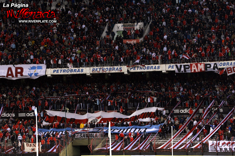 River Plate vs Gimnasia LP (AP 2009) 7