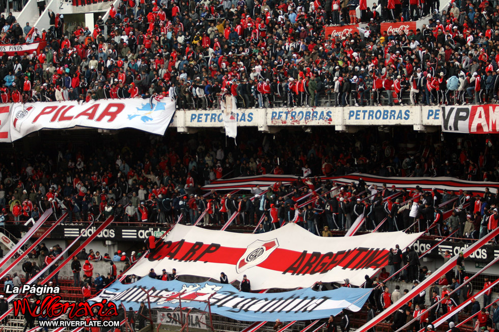 River Plate vs Gimnasia LP (AP 2009) 6