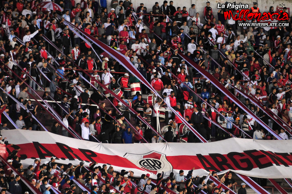 River Plate vs Gimnasia de Jujuy (CL 2009) 9