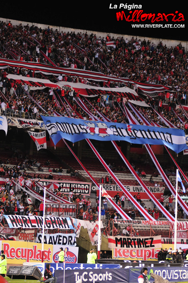 River Plate vs Gimnasia de Jujuy (CL 2009) 17